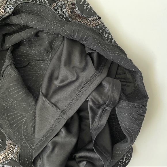 Tobi Black Sequin Scalloped Mini Skirt - Picture 8 of 11